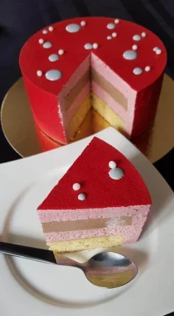 Entremet fraise et chocolat